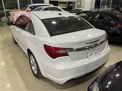 کرایسلەر 200